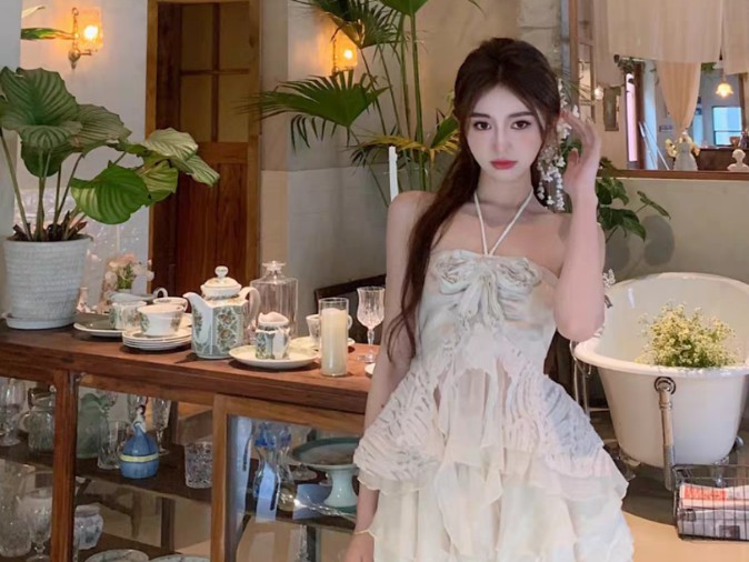 抖音首页搜索:【蓝鲸故事会】进入,输入口令『fos1』即可 "皇姐因生不