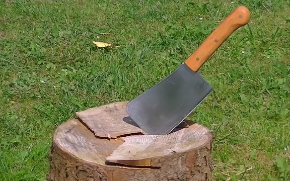 废旧的锯片不要扔,切一切,改一改(就会成为菜刀)._哔哩哔哩_bilibili