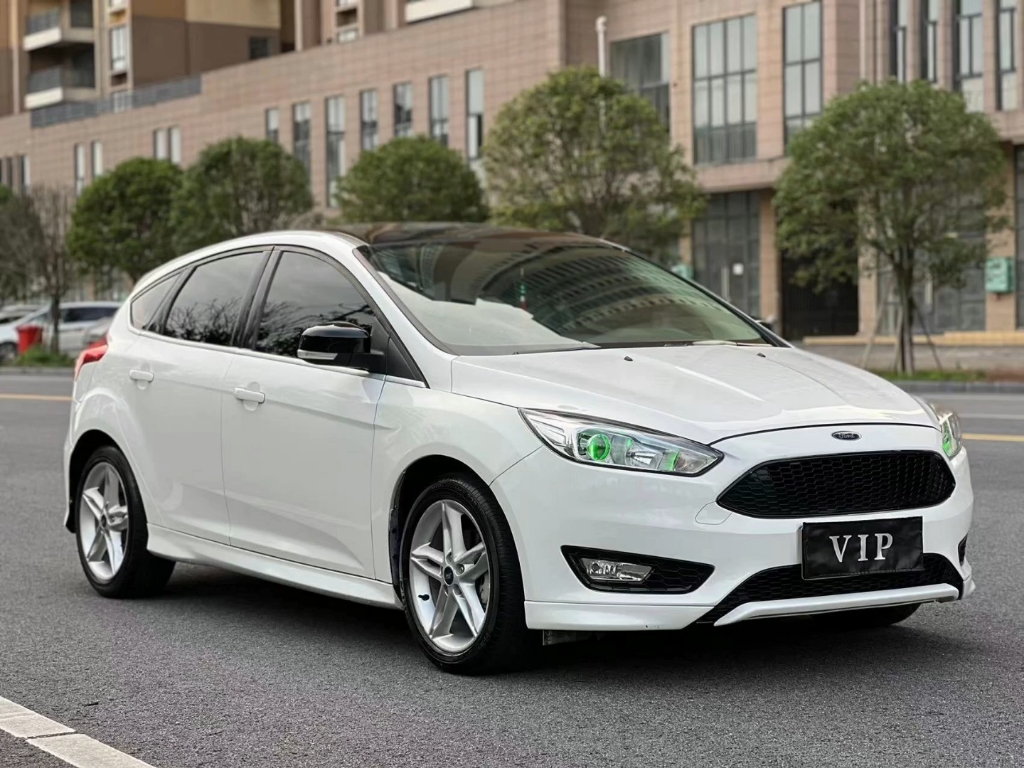 【品牌车型】福特 福克斯 2020款 两厢经典 1.