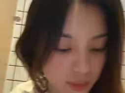 美女拉肚子