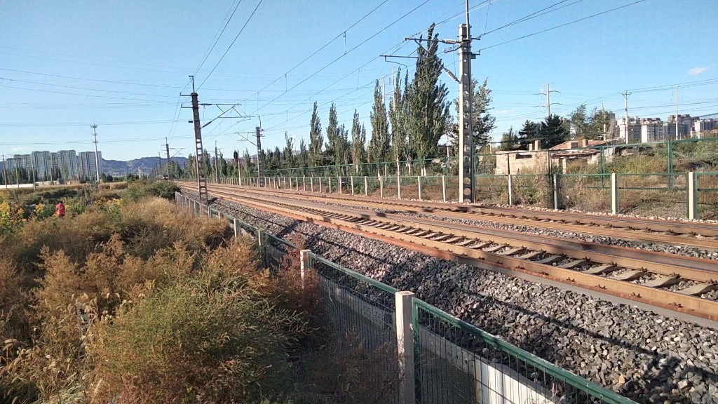 k731次(大同→广州东)列车通过北同蒲线和一区.