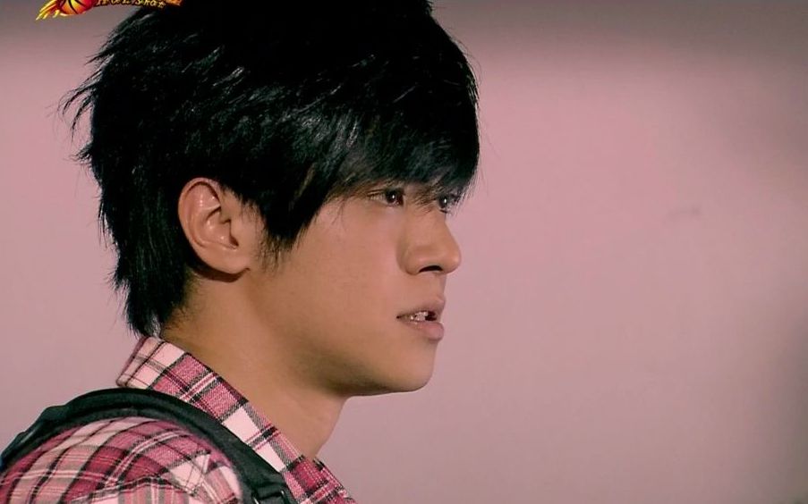 【篮球火】大长腿美女教练w和大鹰来到霹雳大学篮球社,太烂了!