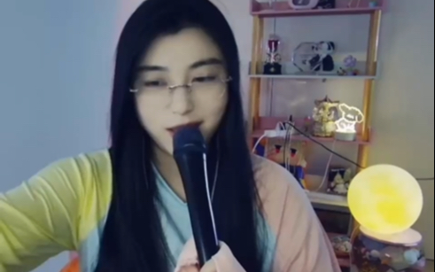 当千万网红唱歌被关伴奏:大门e不愧是人声唢呐原唱居然翻车了