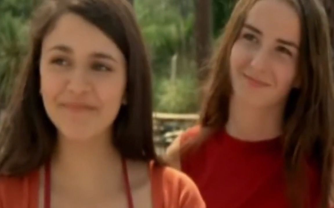 Clara's Summer (2002) lesbian clip  Clara x Sonia 叻女夏令营 Selma Brook x Salom㩠St哔哩哔哩bilibili