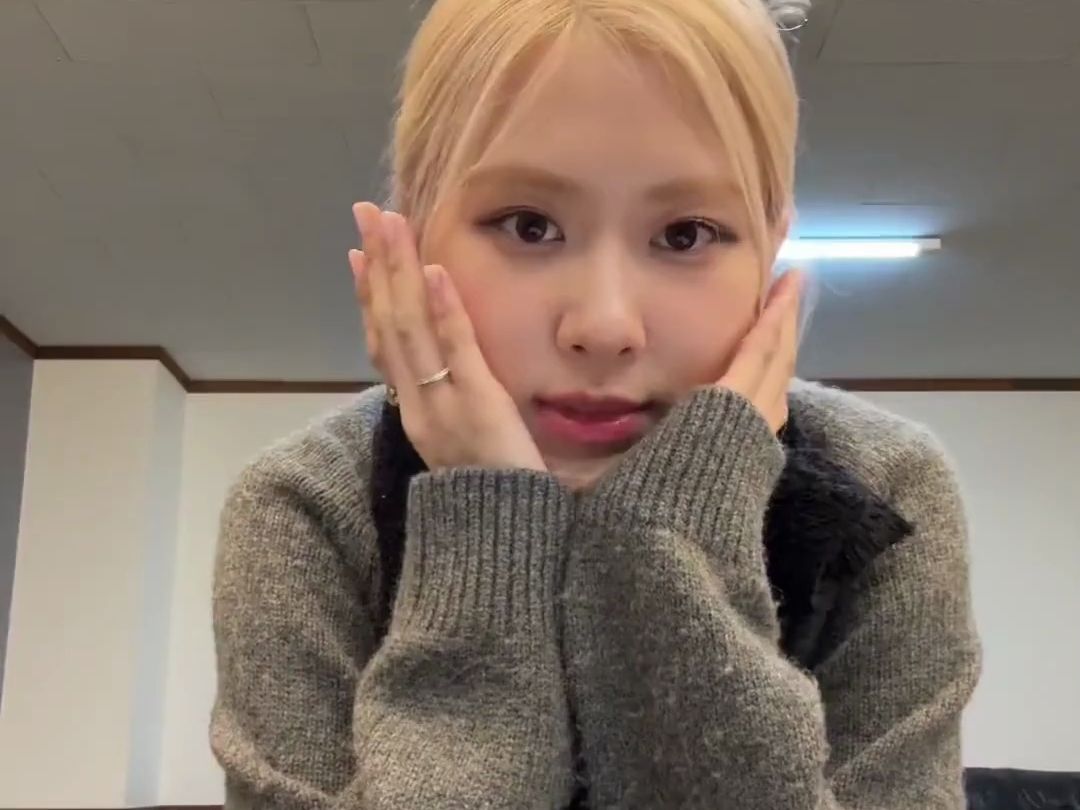 【鱼香肉丝字幕组】231127 朴彩英ros07 weverse 直播中字