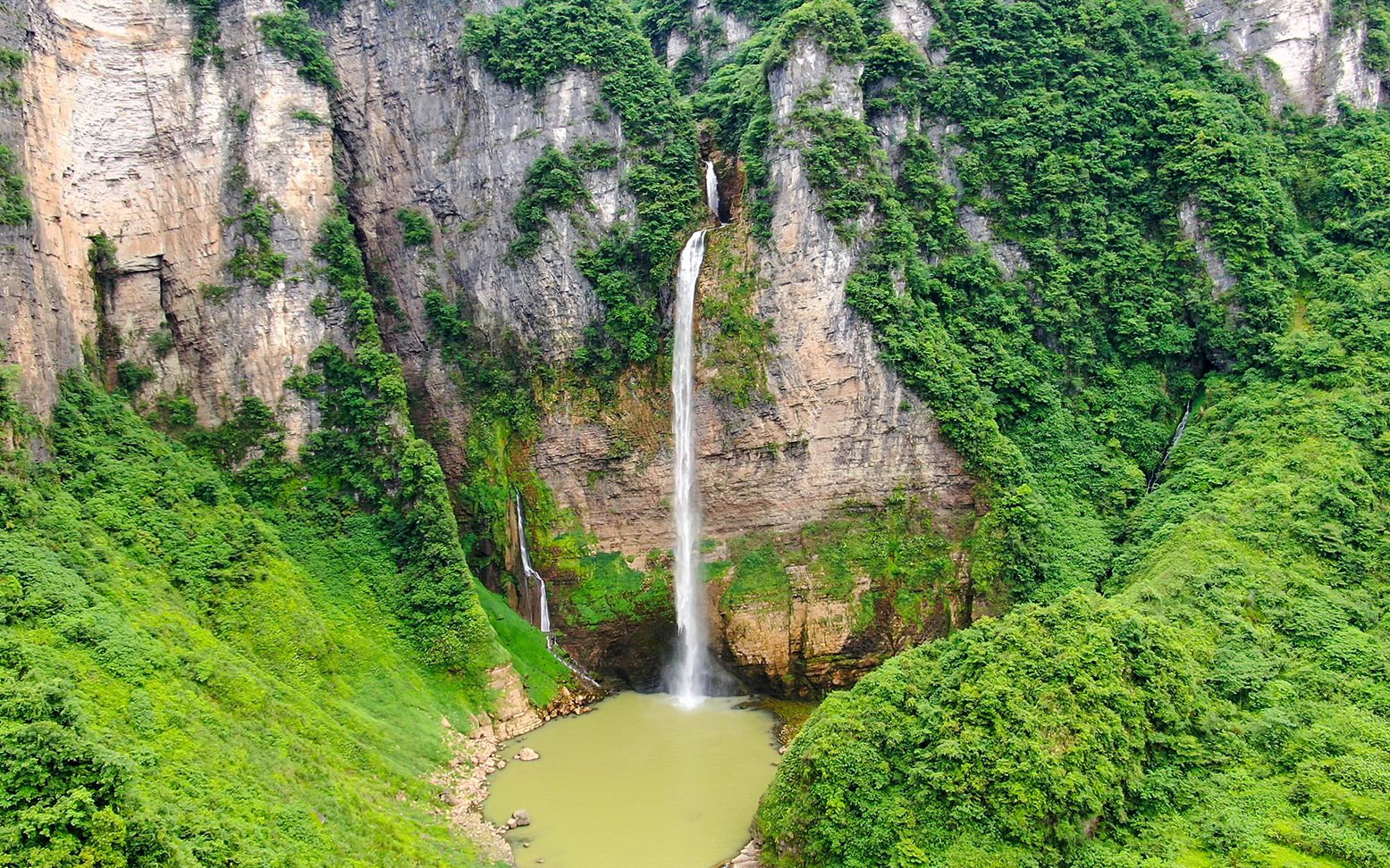 神秘湘西,尖朵朵瀑布