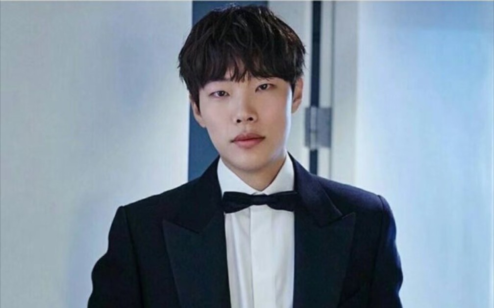 柳俊烈《毒战》爆帅混剪,狗焕请停止散发魅力