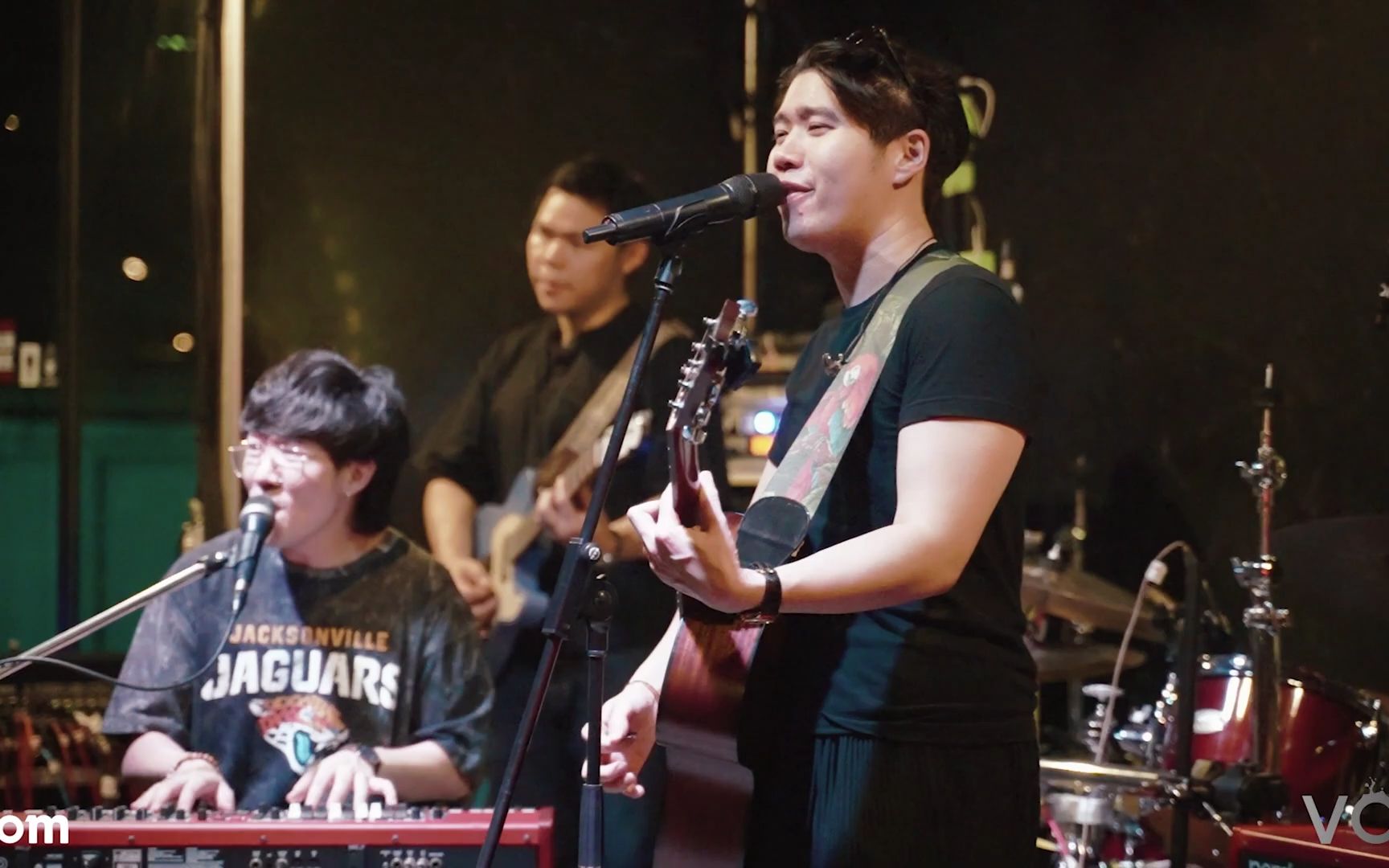 【泰国音乐】atom chanakan live @von bangsaen