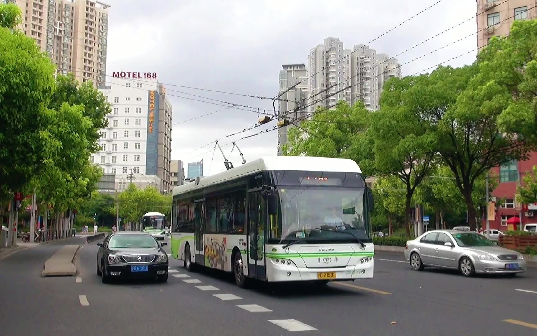 2015年 13路电车 j2b-0119 周家嘴路海门路开字