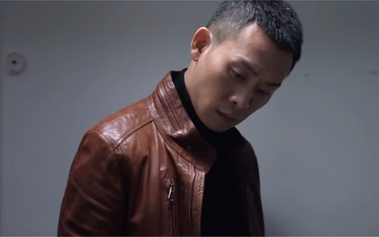 【张译|秦驰】我无尽下坠