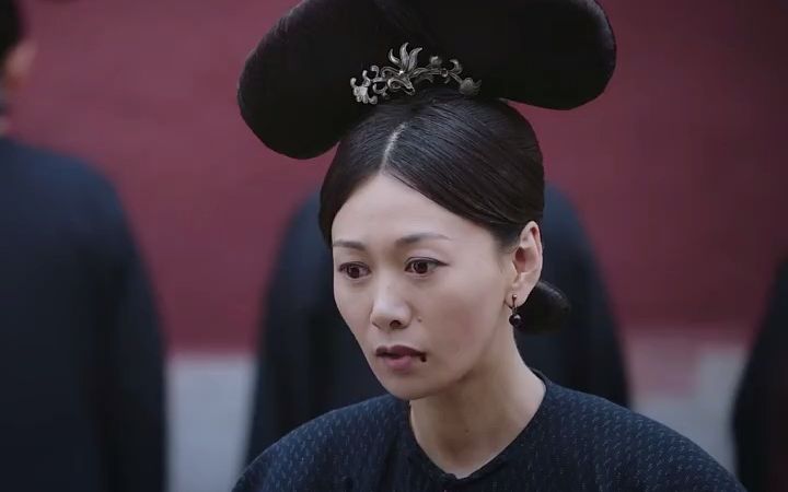 拿八倍镜看《如懿传》 原来不光容佩和颖妃戴耳夹
