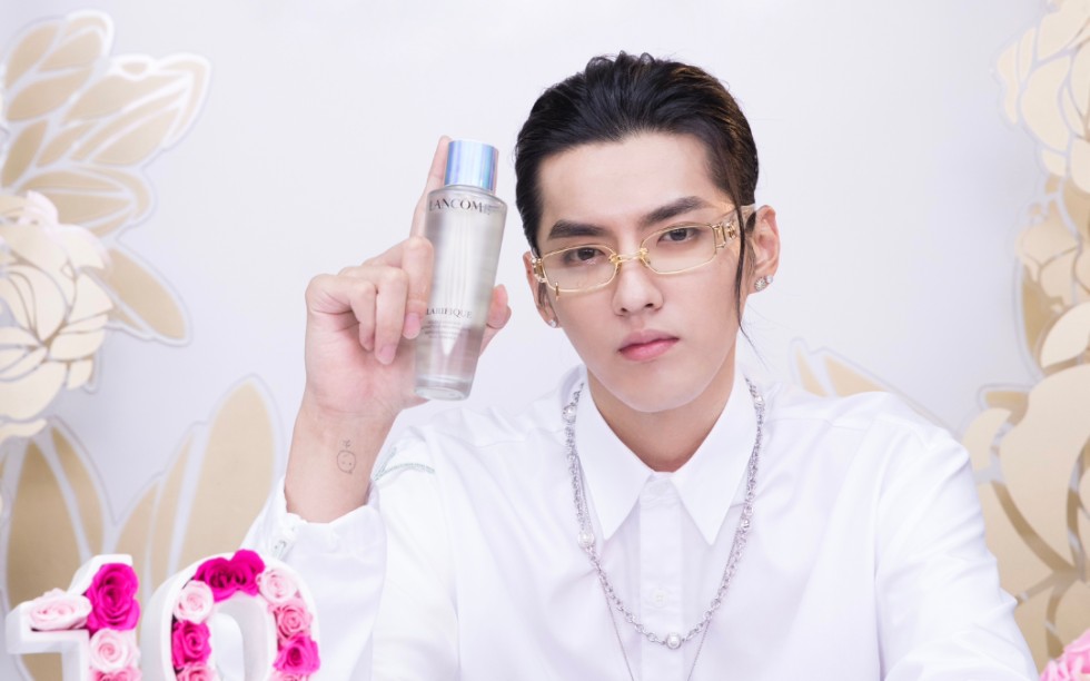 【吴亦凡】『直播』20200618 兰蔻淘宝直播间_哔哩哔哩 (゜-゜)つロ