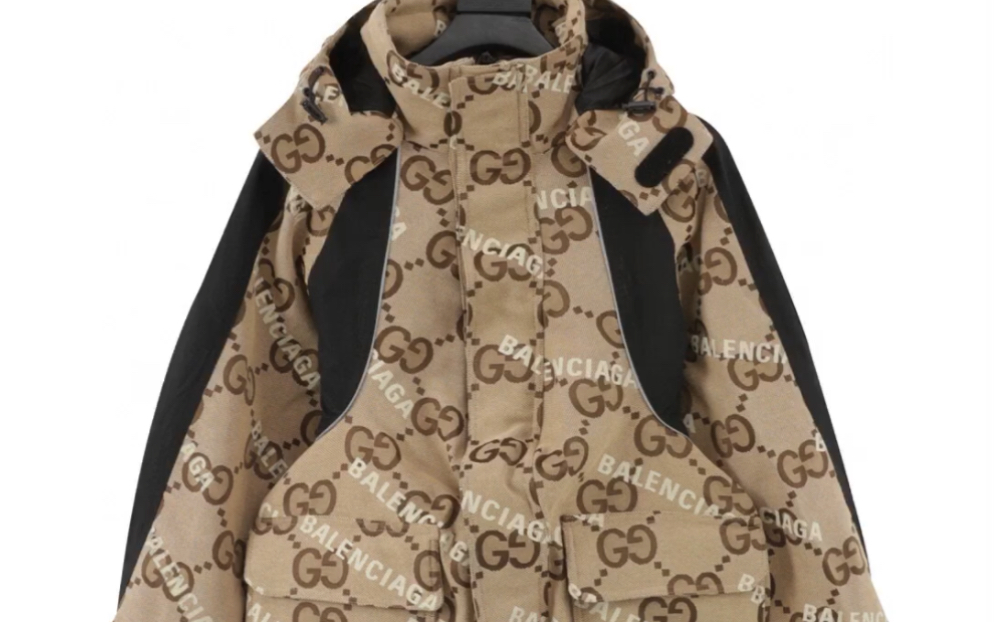 说一下高仿gucci古驰 ×blcg巴黎世家联名满印logo冲锋衣外套
