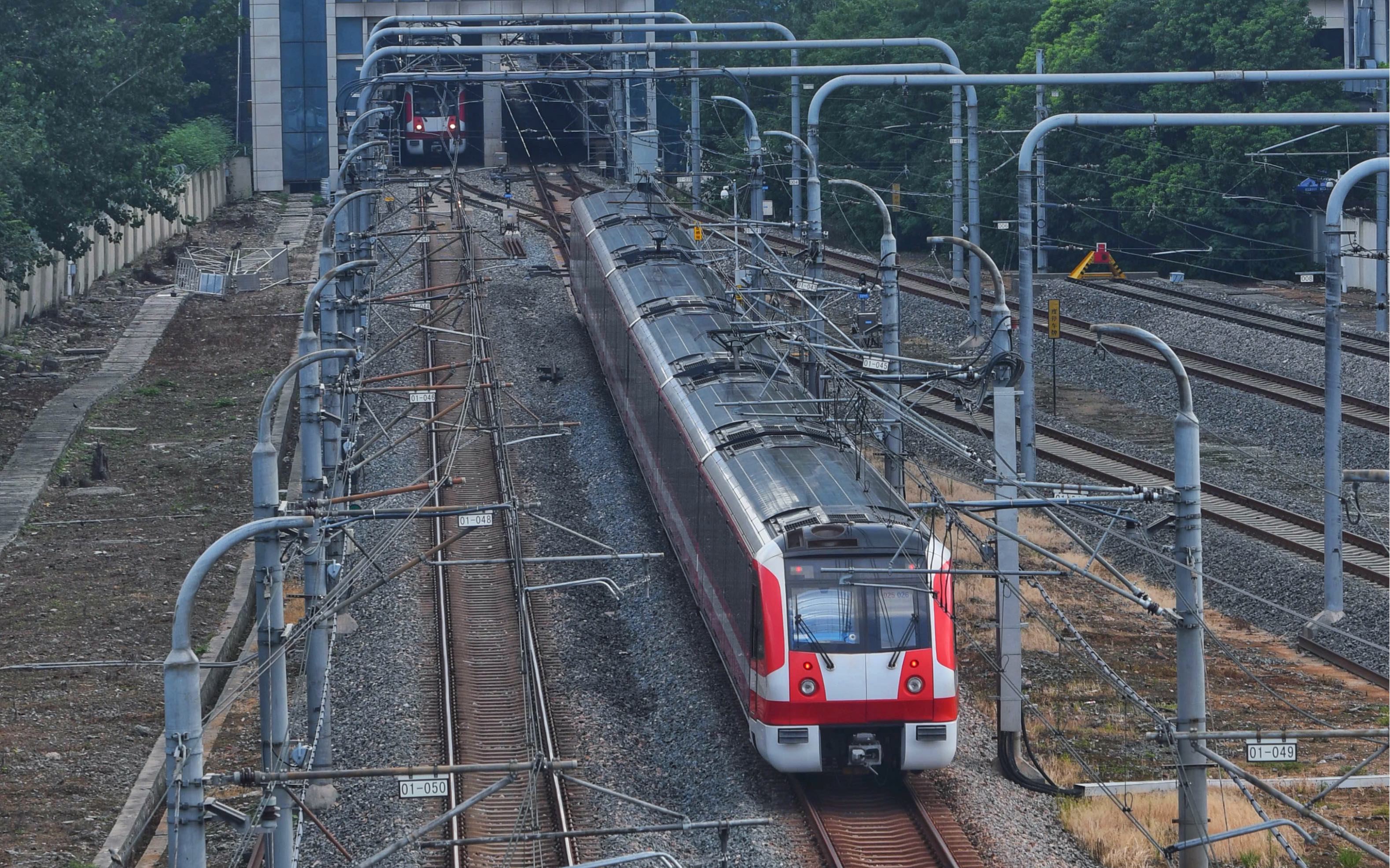 南京地铁二号线油坊桥站好热闹!_哔哩哔哩_bilibili