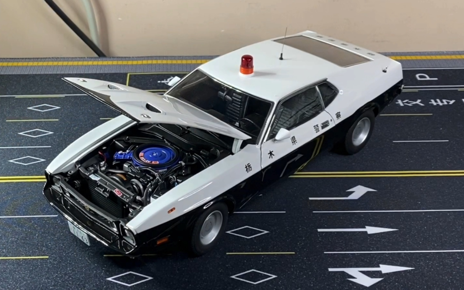 【autoart】奥拓1:18 福特ford mustan mach 1 野马枥木县警车