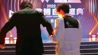 【毛不易】见过太多量产的温柔，所以对笨拙的真诚格外心动。