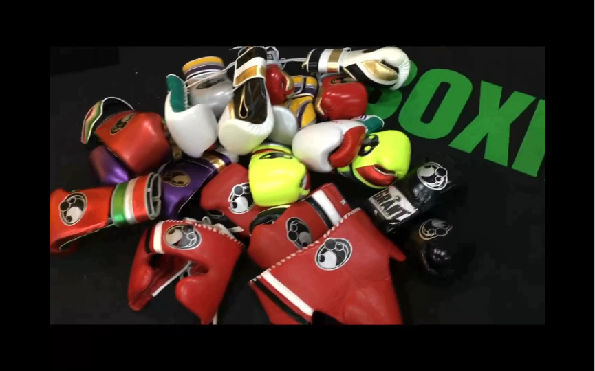 grant拳套中的劳斯莱斯快乐的小馒头在工作