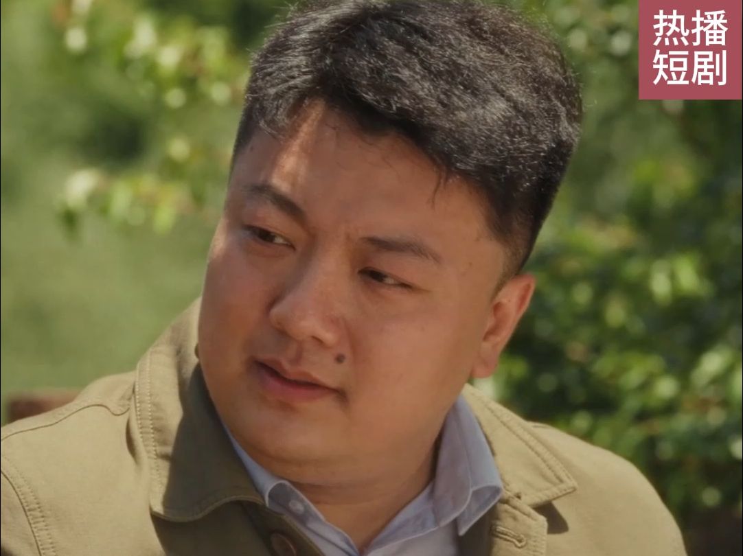 这个胖男人遇到了这个团伙,他只能自认倒霉