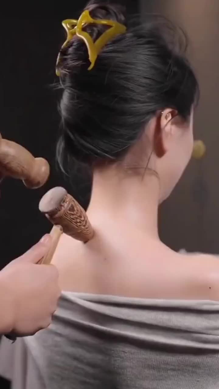 功夫肩颈肩颈 背部分钟#是时候安排一下了#纯手法#肩颈疏通#一家技术