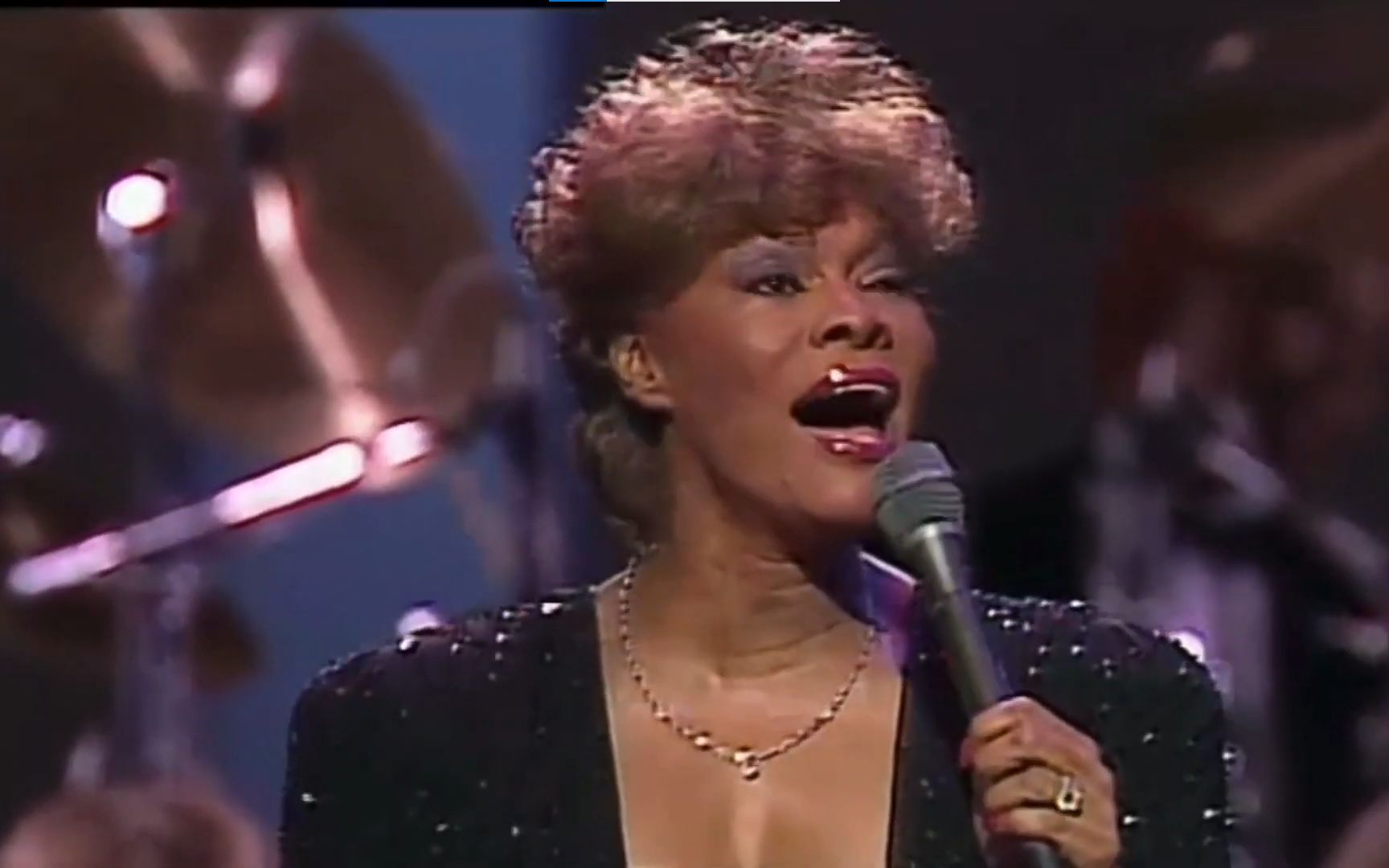 [图]【现场开大】Dionne Warwick - I'll Never Love This Way Again (Live 1987)