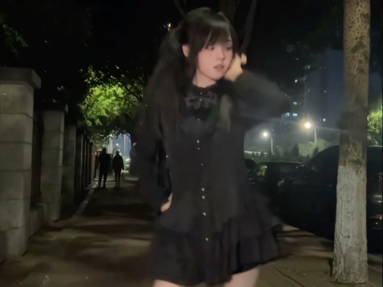 我喜欢这个视频我可以再发一遍吗嘿嘿 嗯对存档一下（不是水视频嗯对！