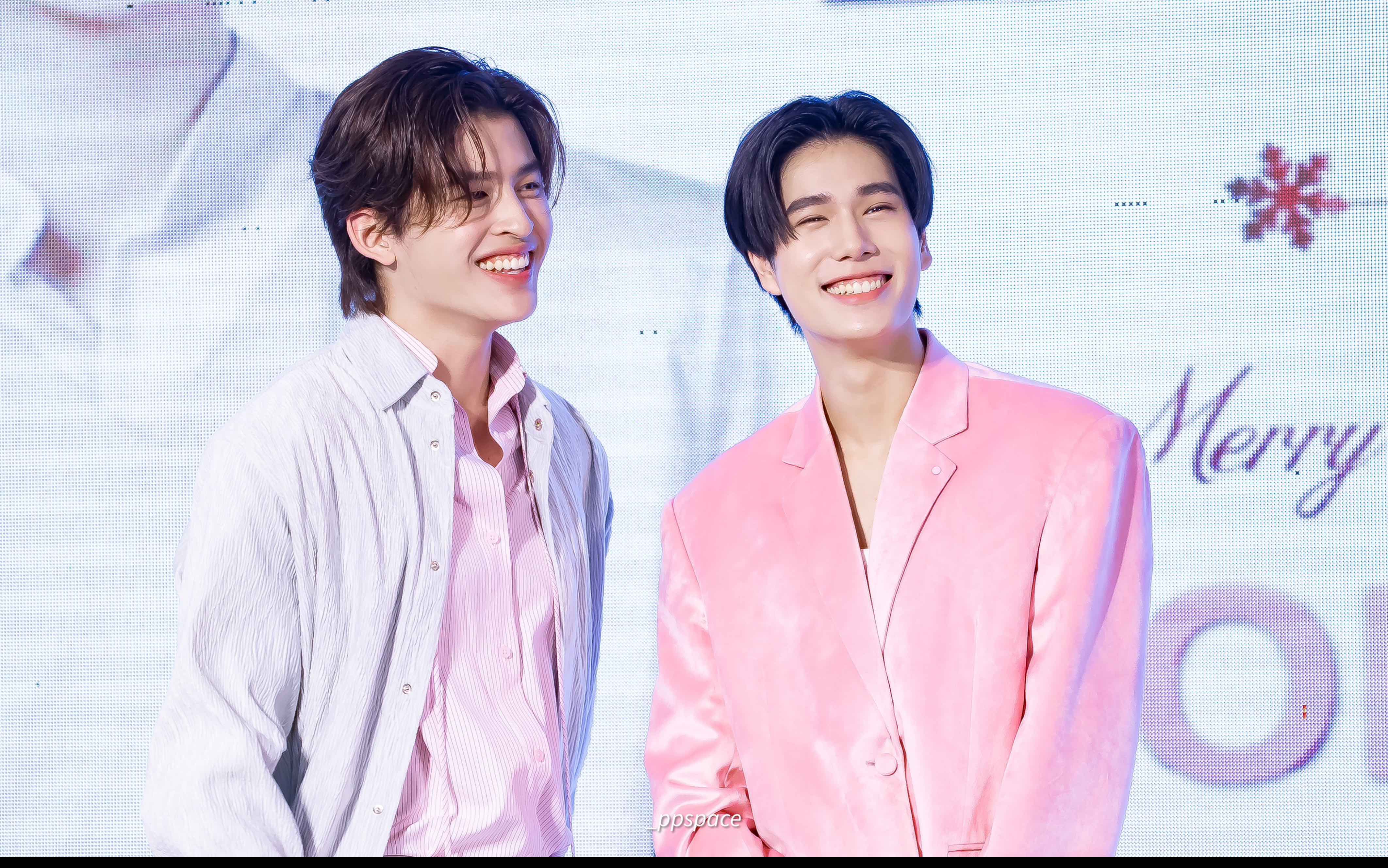 小别胜新婚,现在小面包已经勇到当面问"你爱不爱我了"哈哈哈哈哈|普明