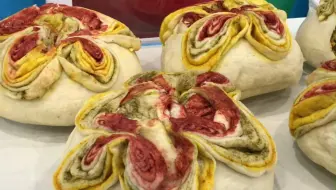 知味中秋 青海传统大月饼新鲜出炉 (记者 芦舜)
