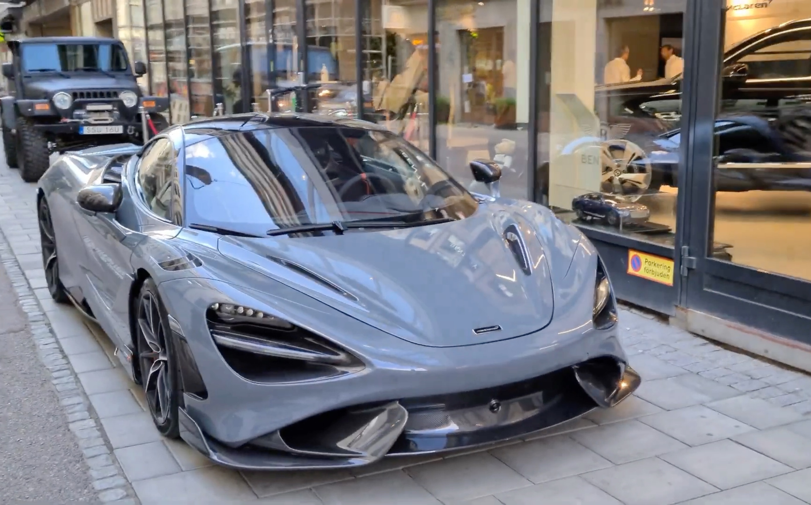 迈凯伦mclaren765lt