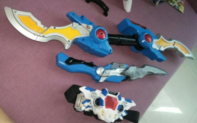 普通版飞影铠甲召唤腰带,国产极影刀转换极影枪,绝影旋风刀转换绝影