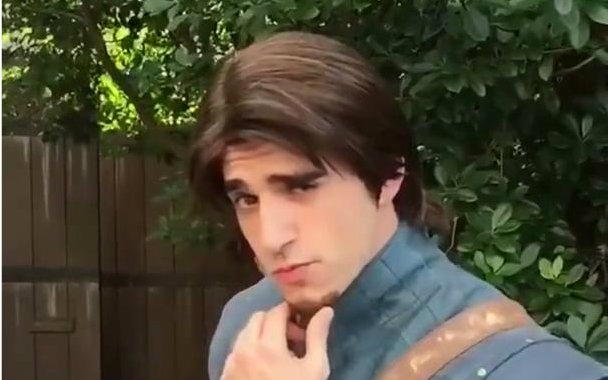 [图]【剧毒】魔发奇缘王子真人 帅到爆炸【Flynn Rider smolder (Disneyland)】