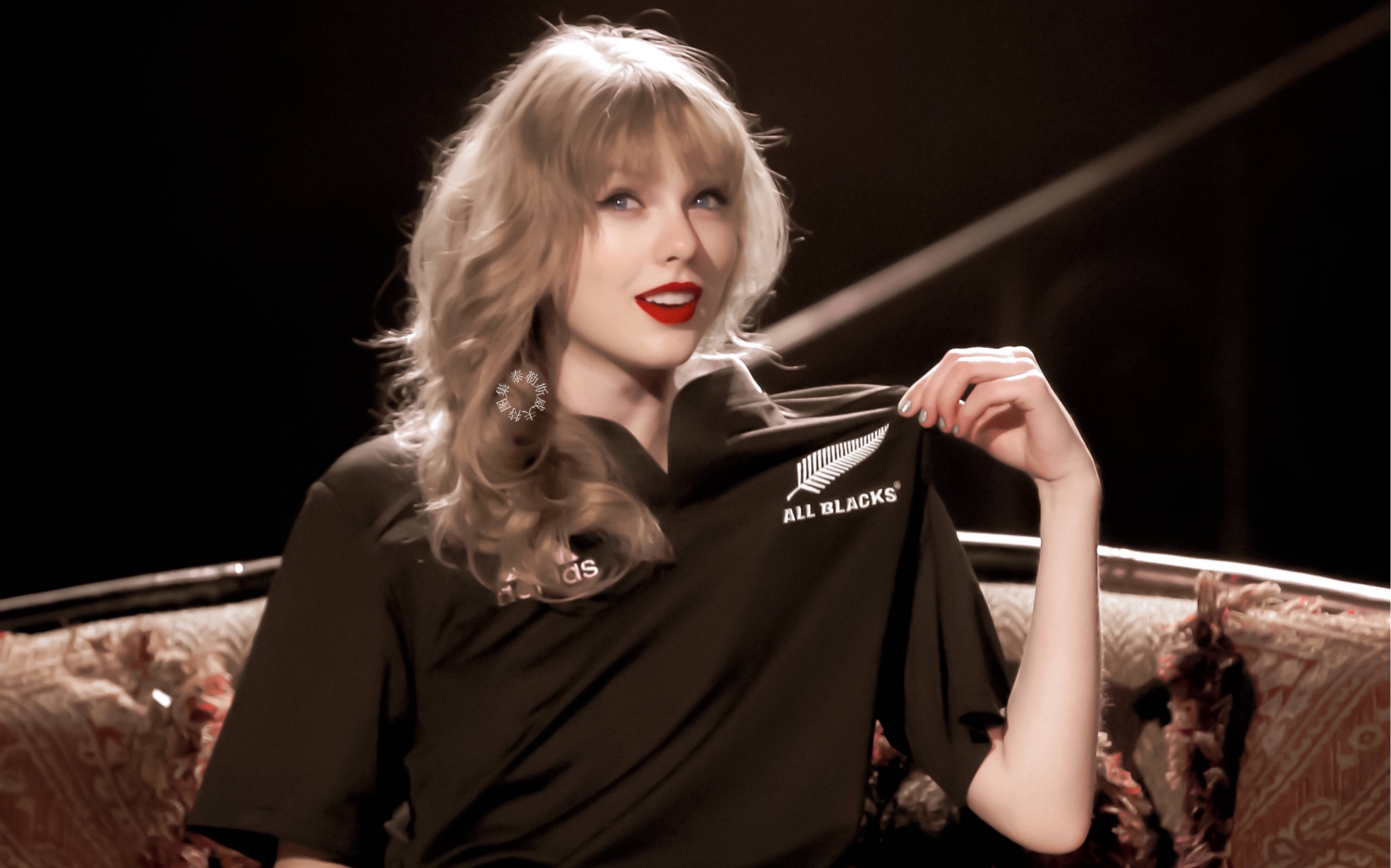 混搭风鼻祖～safe and sound神级现场 霉霉