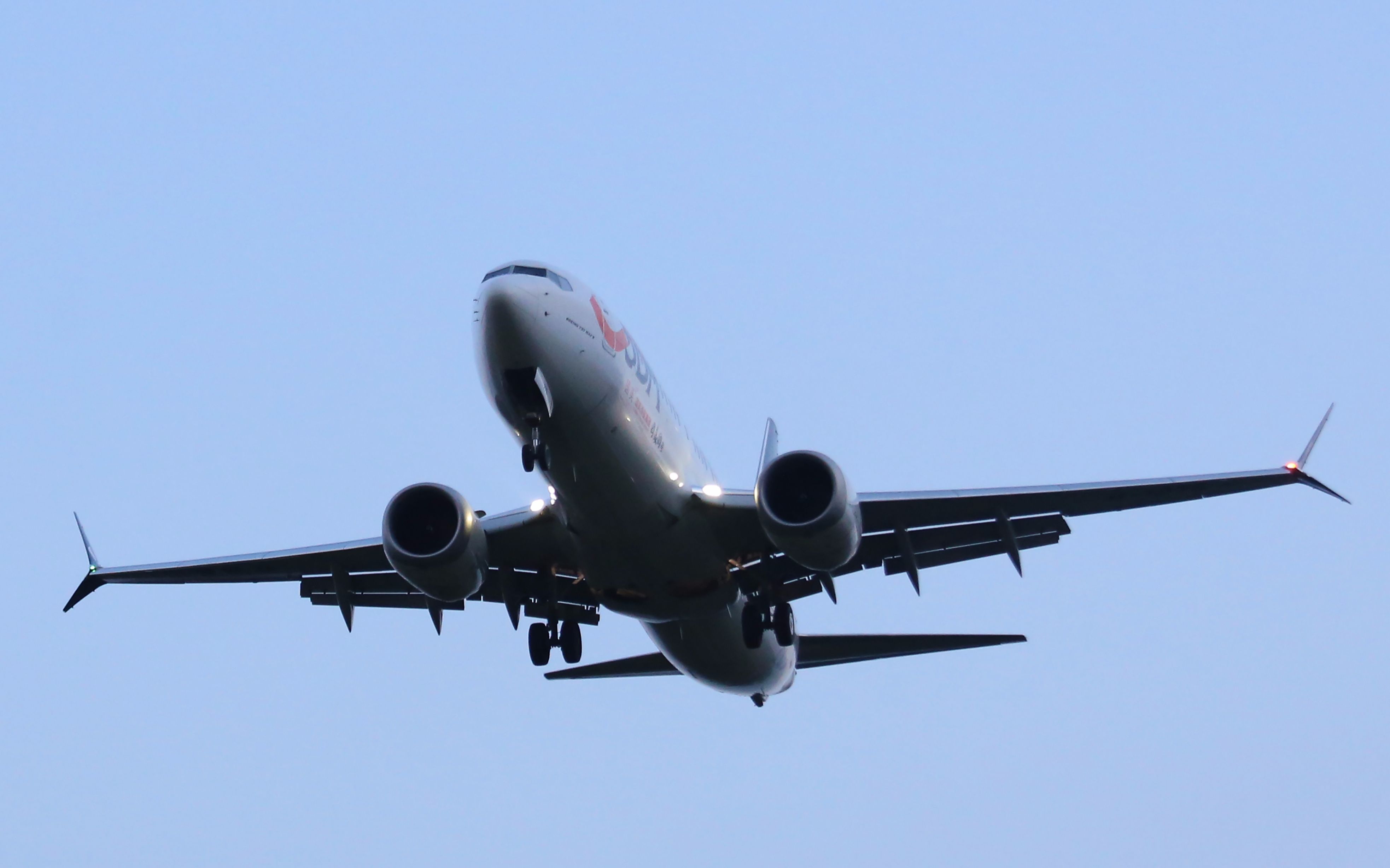 某日跑去zggg广州白云国际机场拍机