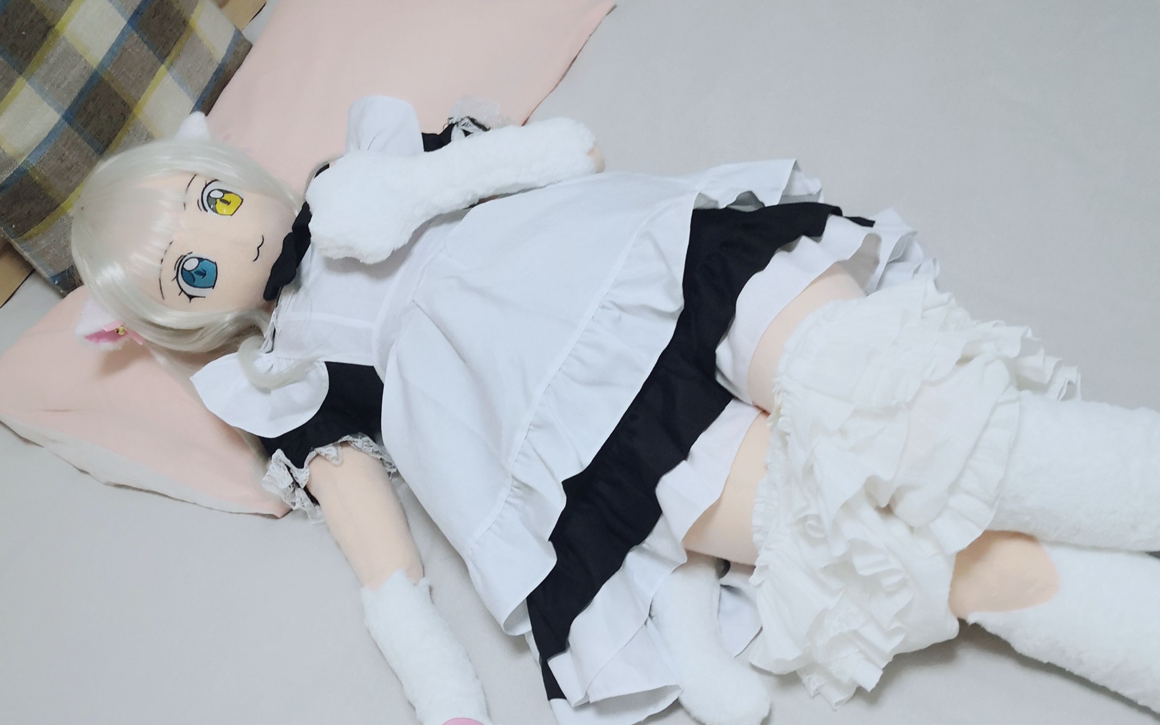 能换衣服的抱枕等身人偶抱枕艾丽卡视频简介