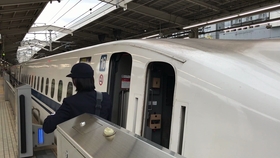 こどもに手を振る南海特急ラピートの優しい女性車掌さん 哔哩哔哩 つロ干杯 Bilibili