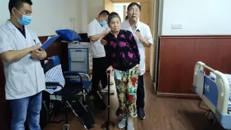 Télécharger la video: 影像学读片诊断，右侧基底节区出血，如何康复？主任医师分析讲解