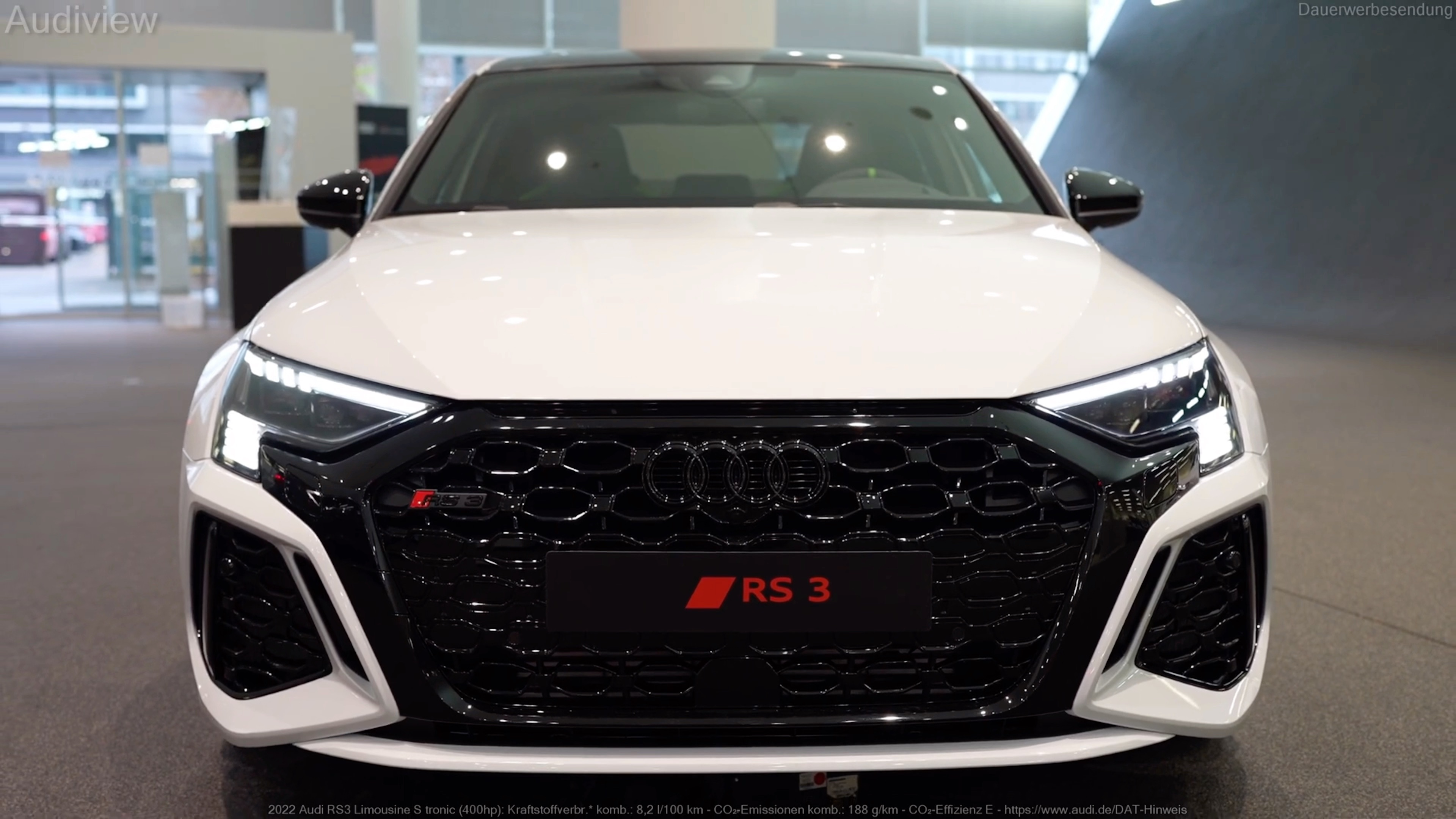 2022款奥迪rs3 搭载2.5t直列5缸发动机 420马力 百公里3.