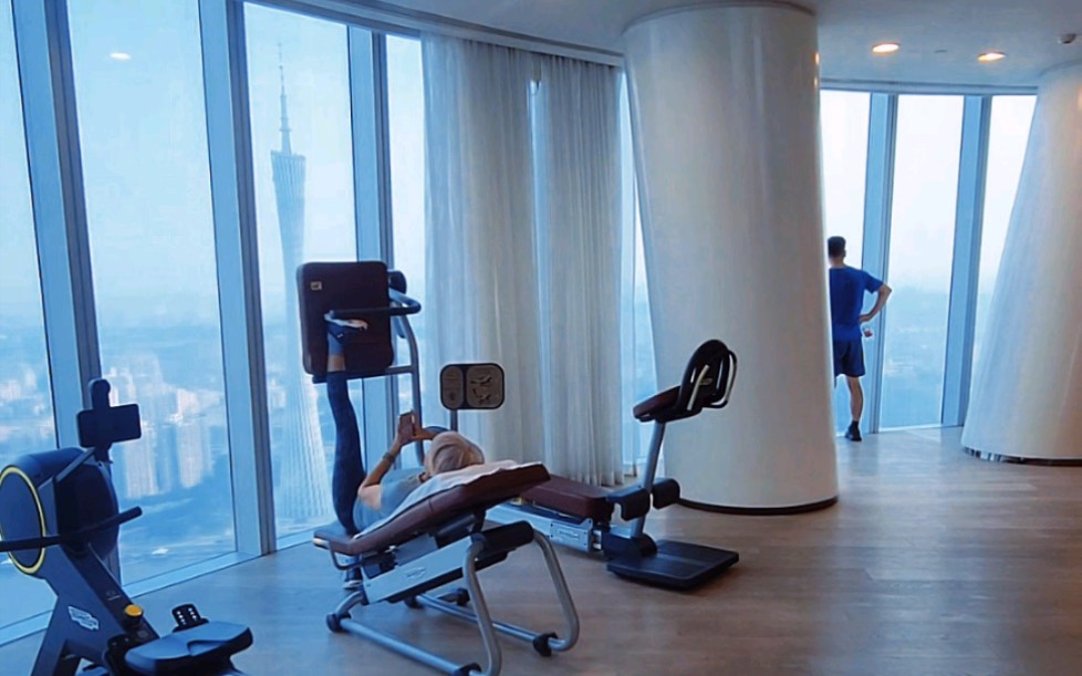 打卡广州四季酒店健身房,游泳池