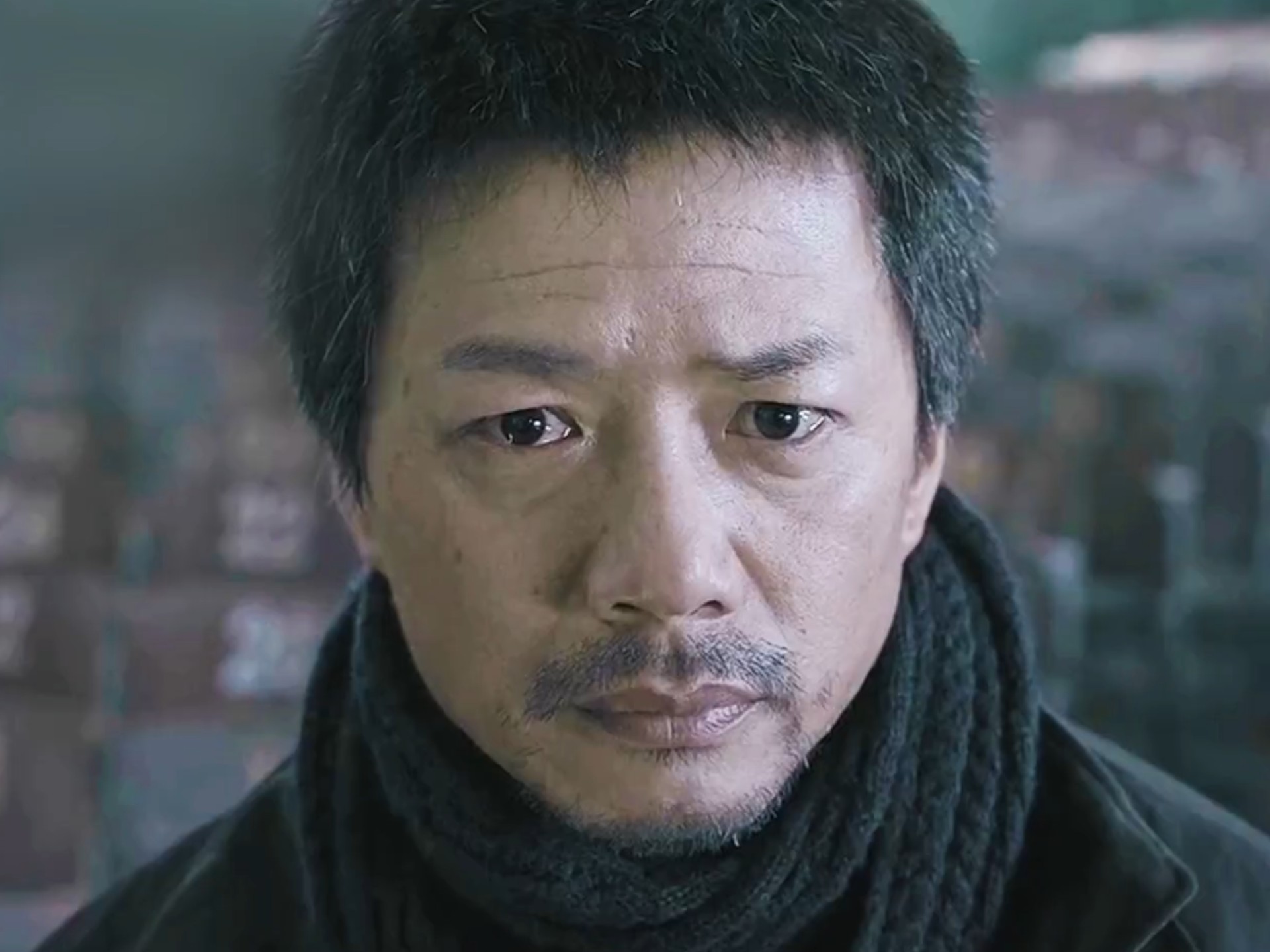 以"千面戏妖"段奕宏的视角讲述《暴雪将至》执念太深,屠龙者终成恶龙