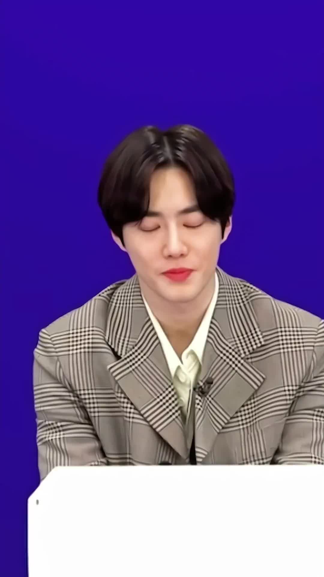 回忆的月光撑到现在已经很不容易了金俊勉exo