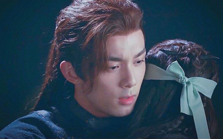 长歌行歌隼偷偷见面说话语气都变亲昵了大晚上小树林约会还抱在了一起