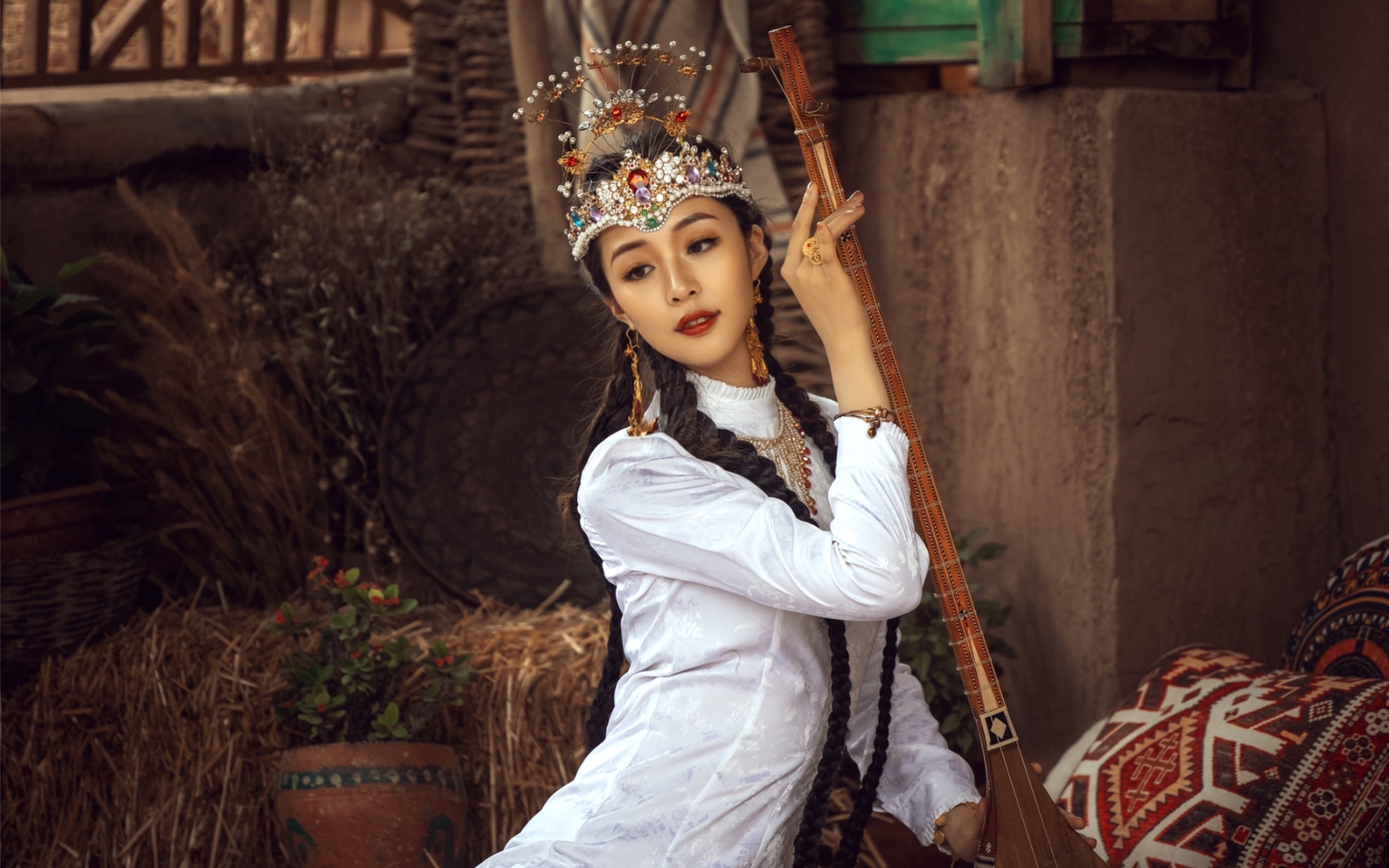 时光穿越·西域女性传统chichek taj花骨朵皇冠造型(老电影中可查到)