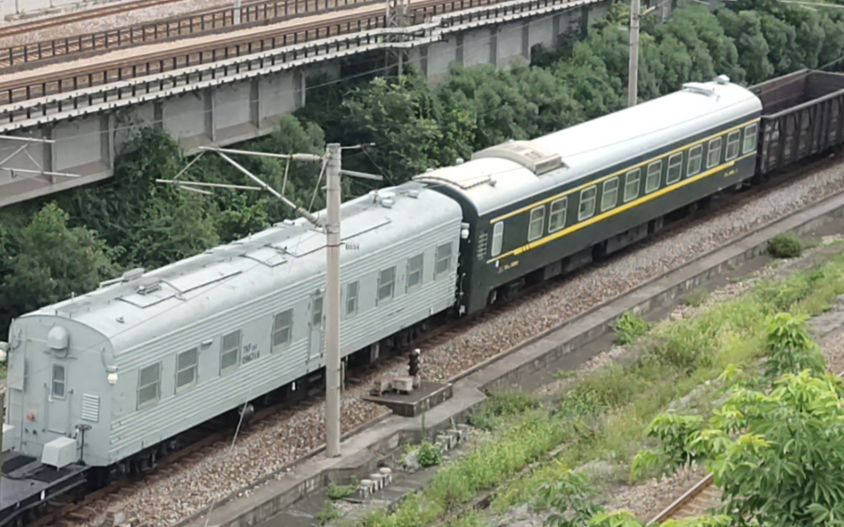 中国铁路黔桂线上出现了特种列车回送