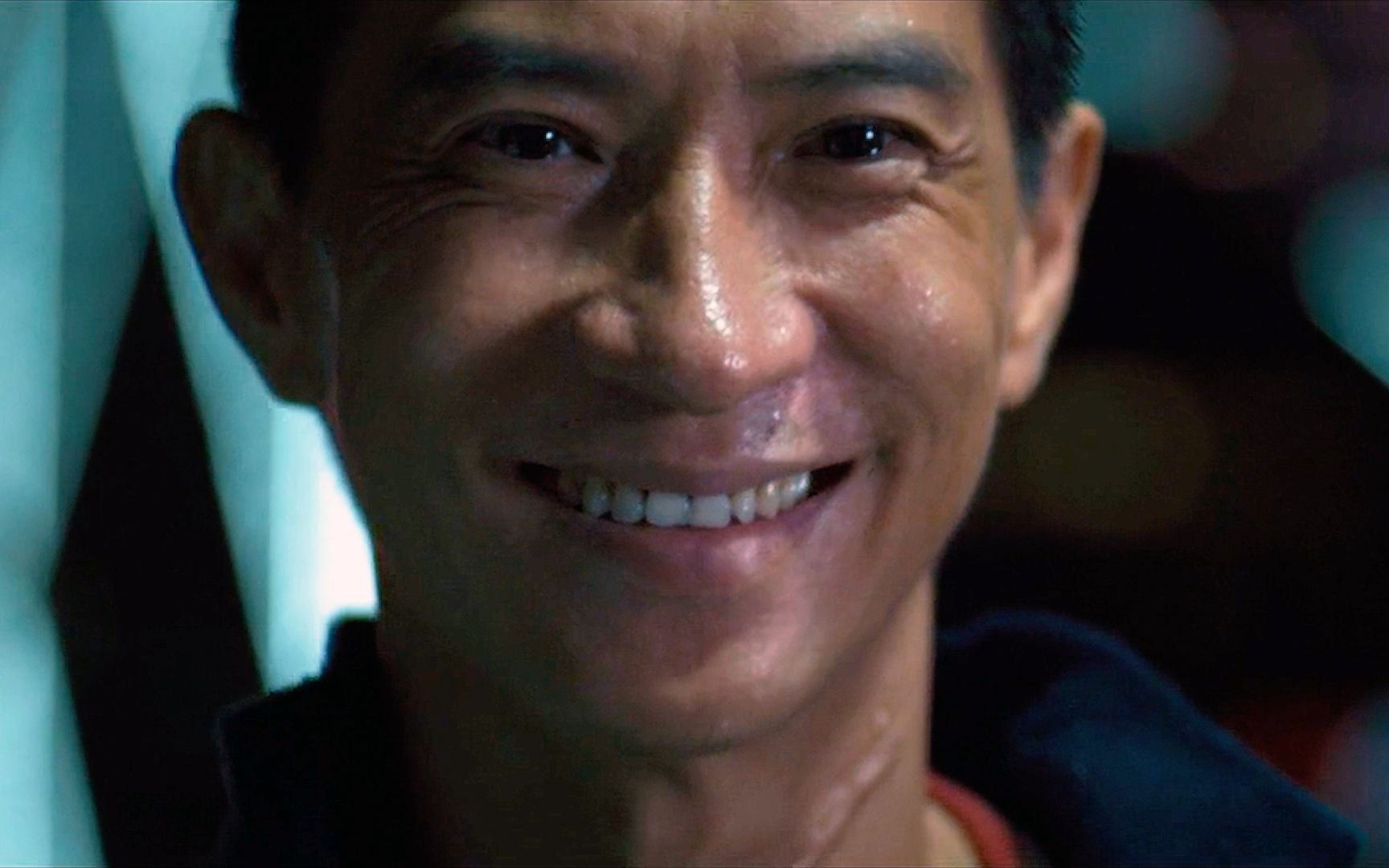 张家辉这一笑,够小鲜肉学一辈子,一口气看完《大追捕》