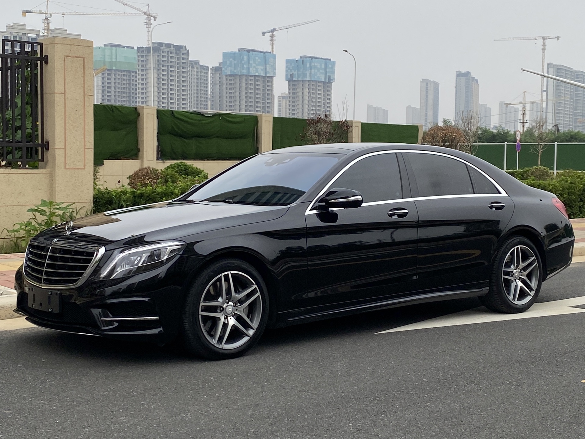 8年开1万多公里的奔驰s400l,四驱,我算是开了眼啦