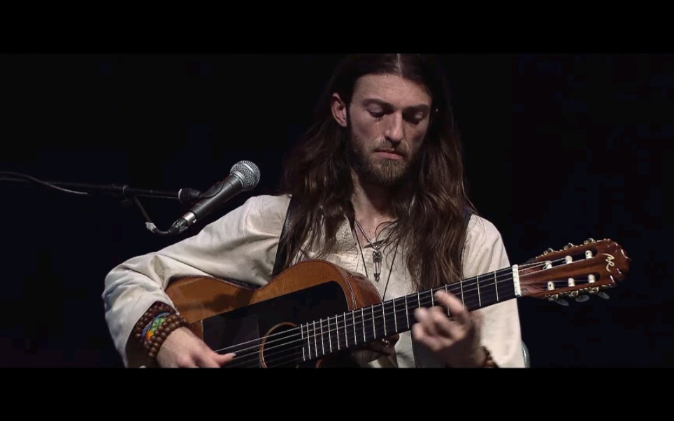 [图]【向风请求】Estas Tonne - The Winds Will Bring You Home - Live in Odeon, Vienna 2011