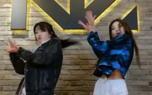 Video herunterladen: 【woo!ah!】NANA & 珉暑 220306 Tiktok Dance