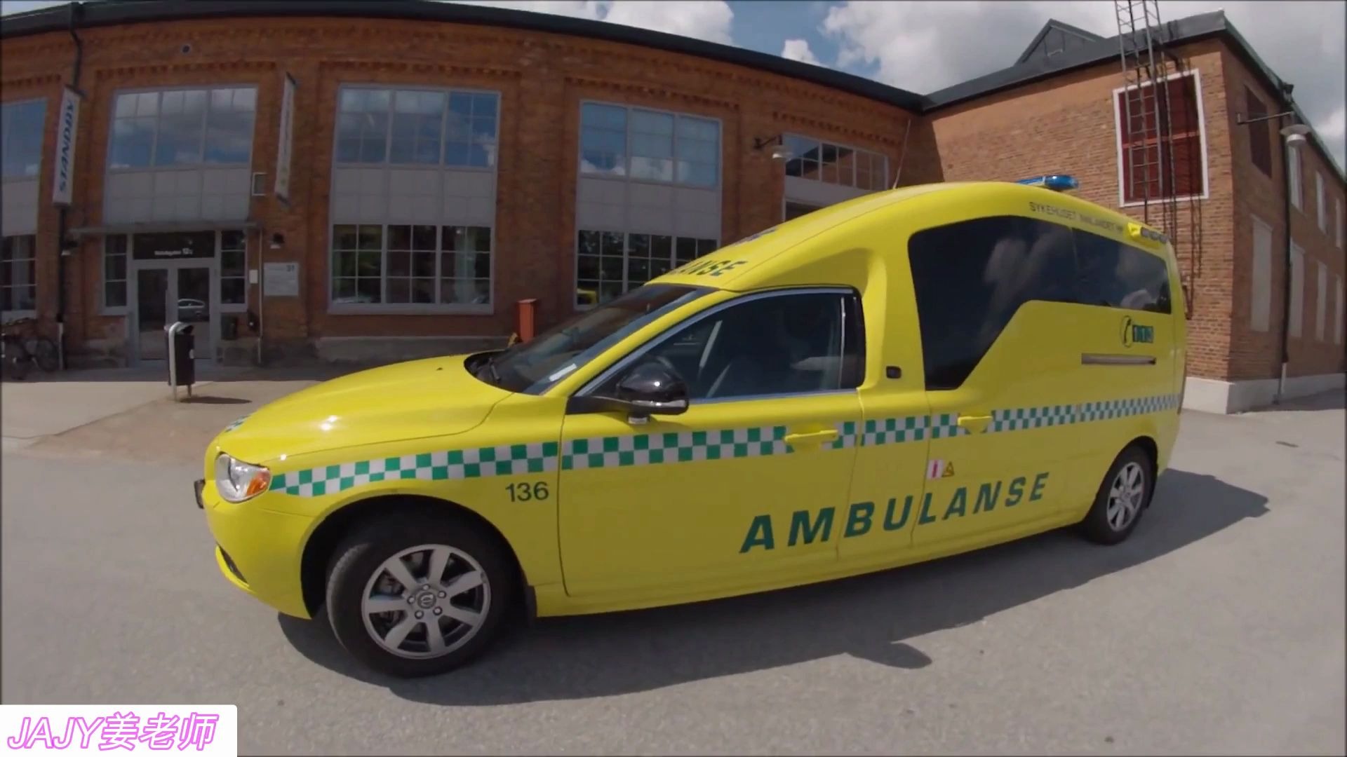 最强瓦罐下线:沃尔沃v70 xc70变形金刚特种救护车出警跑姿v90后篇