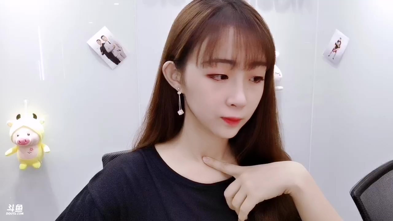 斗鱼清纯可爱妹子小英子吖8.11直播录像