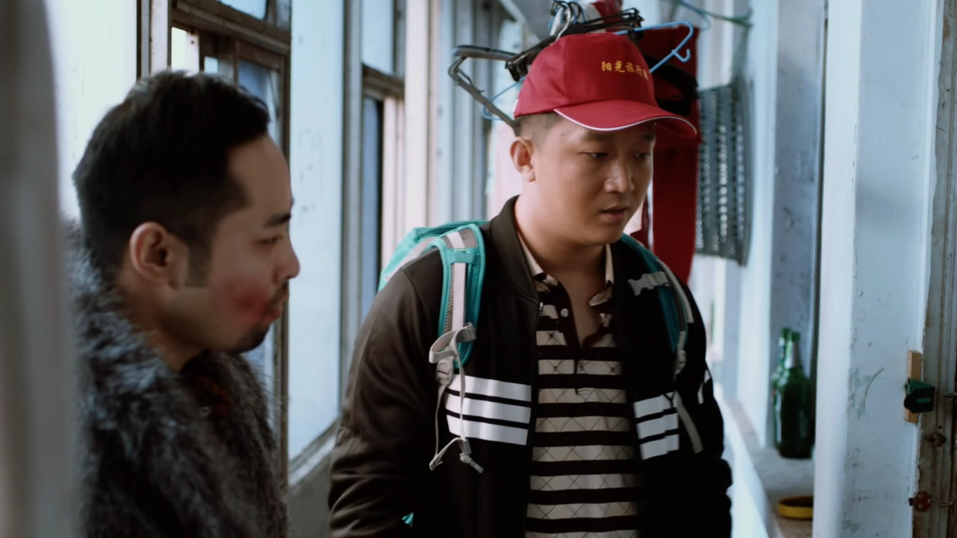 意外英雄:大叔吧唧吧唧给人当老师支招,没想到搬起石头砸自己的脚