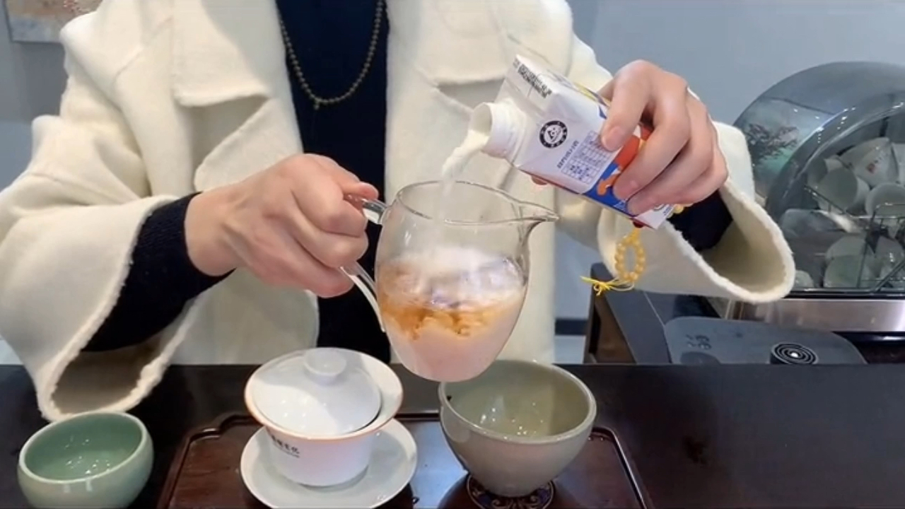 还记得去年第一次制作奶茶的时候